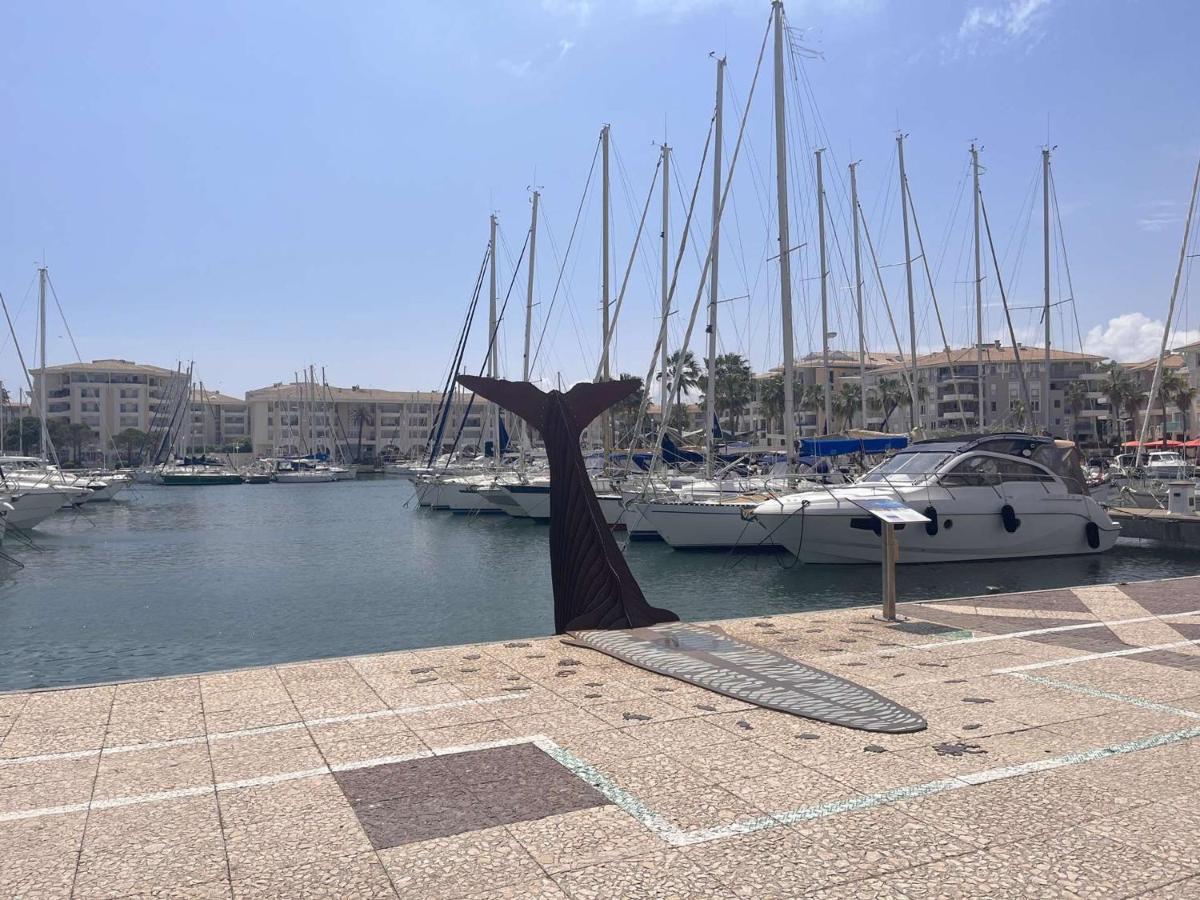 Studio Cabine A 200M De Port Frejus, Plage, Commerces, Terrasse, 4 Couchages, Menage Inclus - Fr-1-226A-31 Luaran gambar