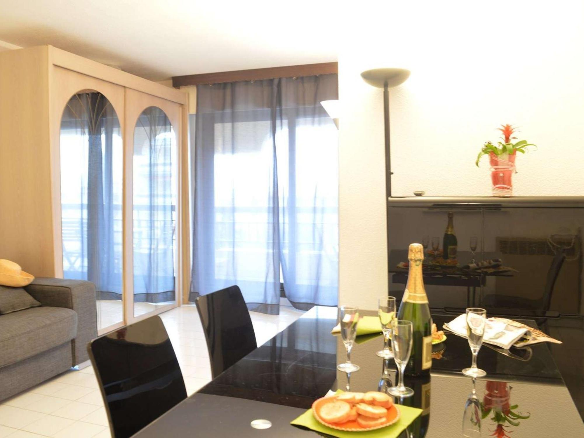 Studio Cabine A 200M De Port Frejus, Plage, Commerces, Terrasse, 4 Couchages, Menage Inclus - Fr-1-226A-31 Luaran gambar