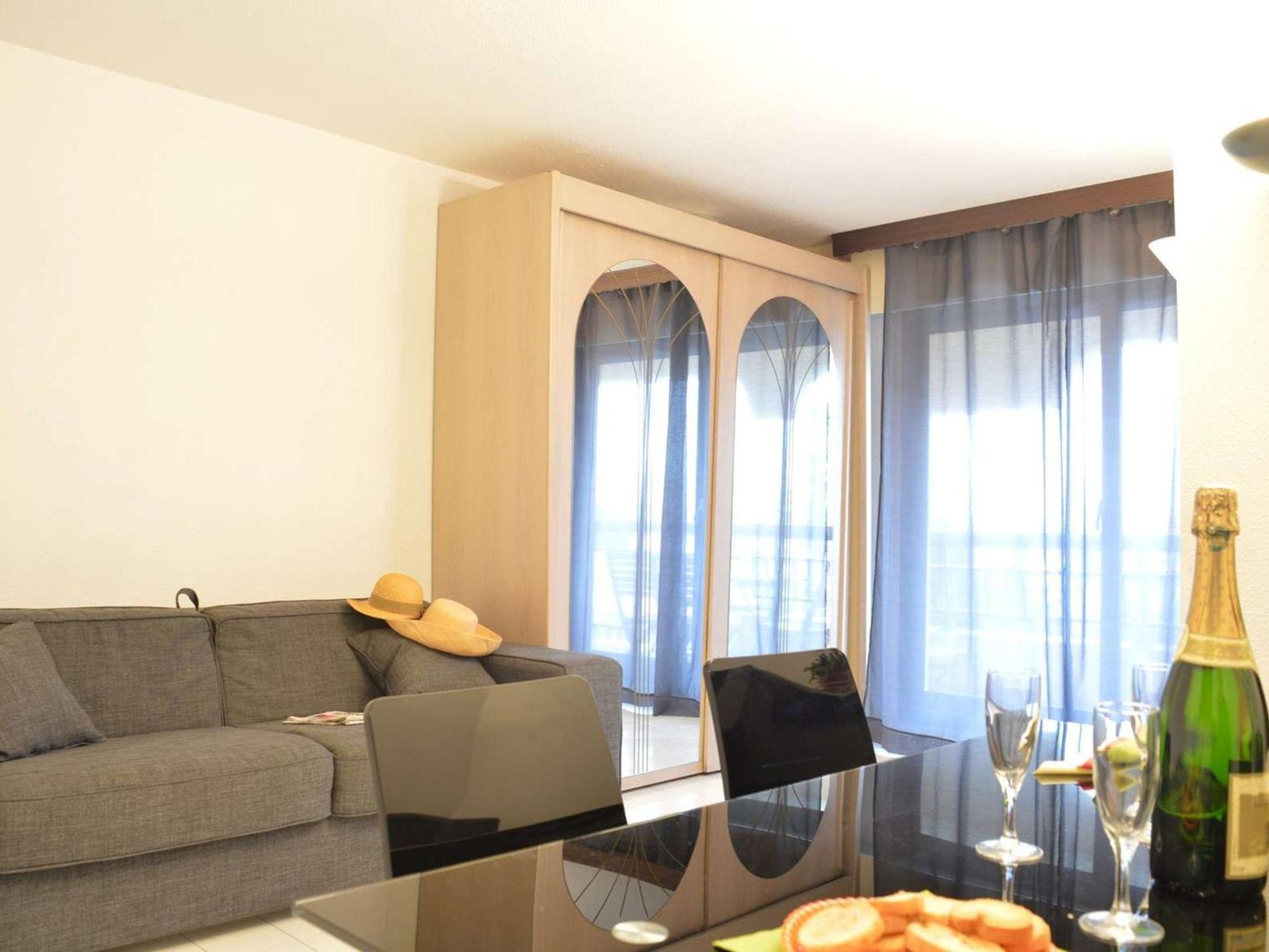 Studio Cabine A 200M De Port Frejus, Plage, Commerces, Terrasse, 4 Couchages, Menage Inclus - Fr-1-226A-31 Luaran gambar
