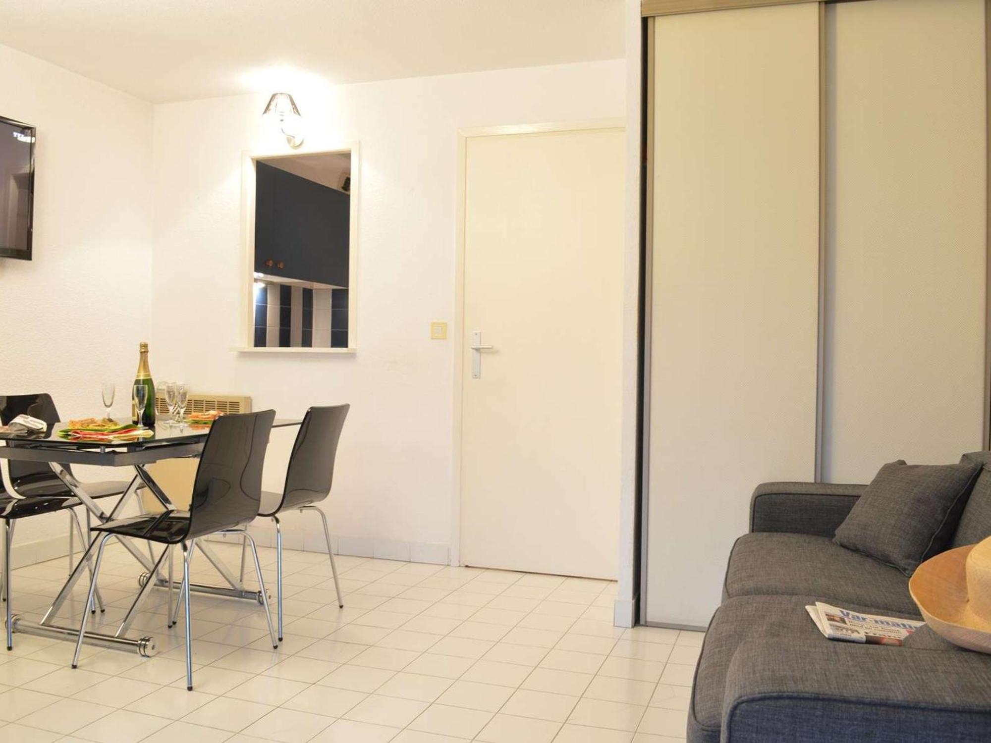Studio Cabine A 200M De Port Frejus, Plage, Commerces, Terrasse, 4 Couchages, Menage Inclus - Fr-1-226A-31 Luaran gambar